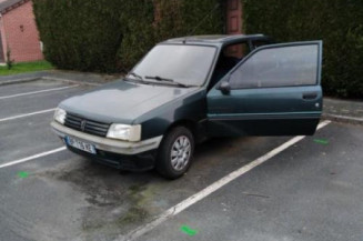 Pare choc arriere PEUGEOT 205