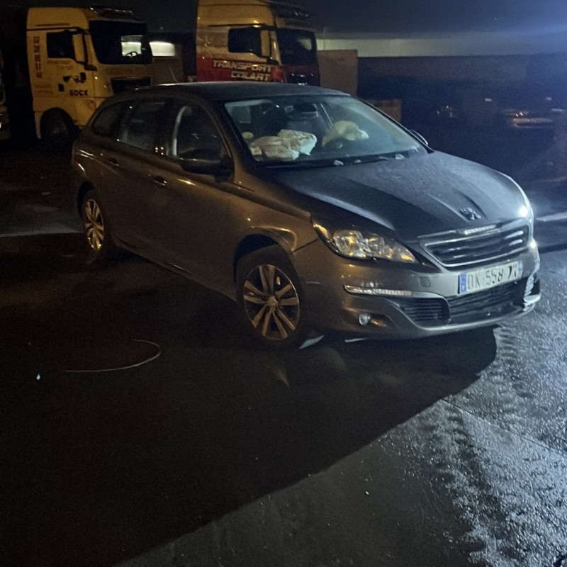 PEUGEOT 308 2 SW PHASE 1 BREAK 1.6 BLUE HDI - 8V TURBO Photo n°3