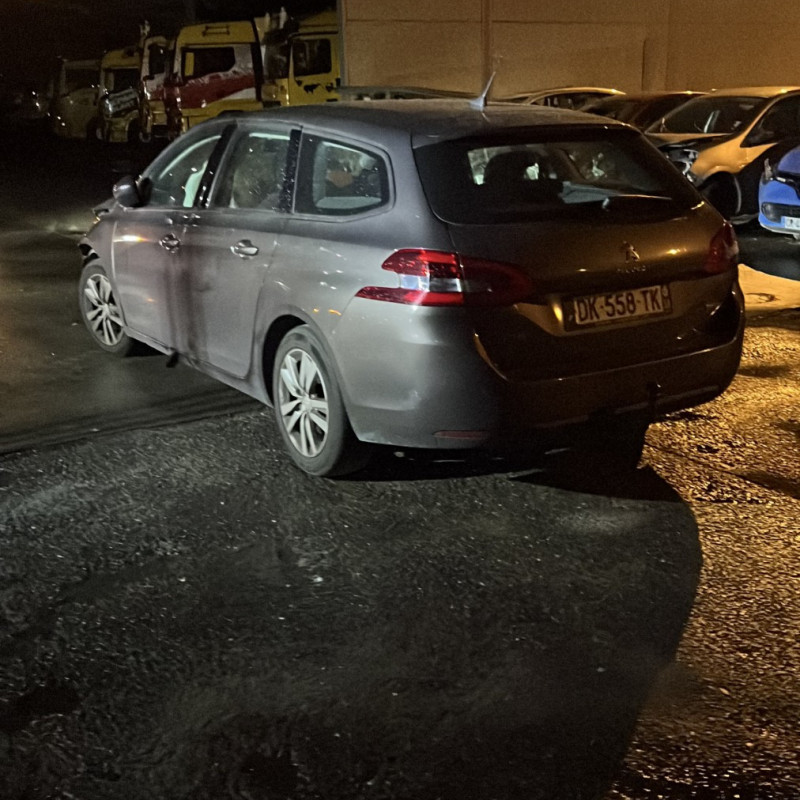 PEUGEOT 308 2 SW PHASE 1 BREAK 1.6 BLUE HDI - 8V TURBO Photo n°5