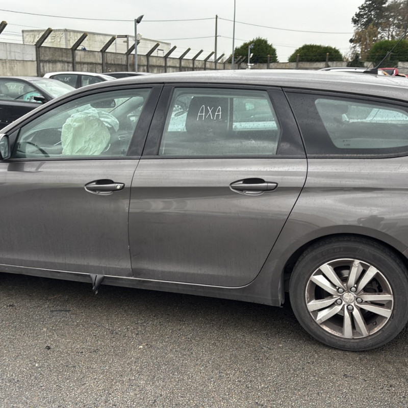 PEUGEOT 308 2 SW PHASE 1 BREAK 1.6 BLUE HDI - 8V TURBO Photo n°13