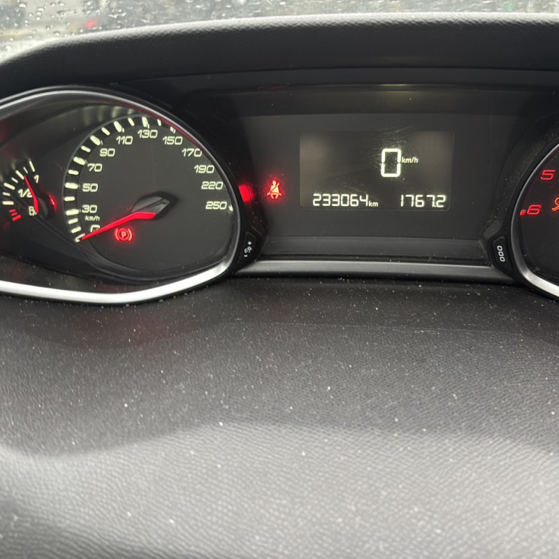 PEUGEOT 308 2 SW PHASE 1 BREAK 1.6 BLUE HDI - 8V TURBO Photo n°24