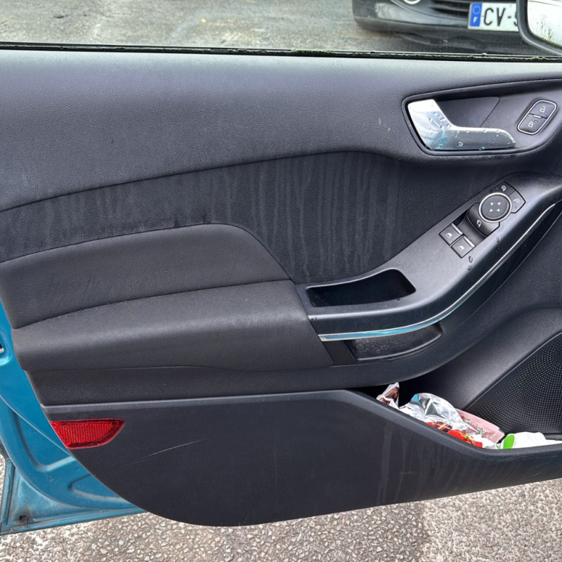 FORD FIESTA 7 PHASE 1 1.0i - 12V TURBO Photo n°10