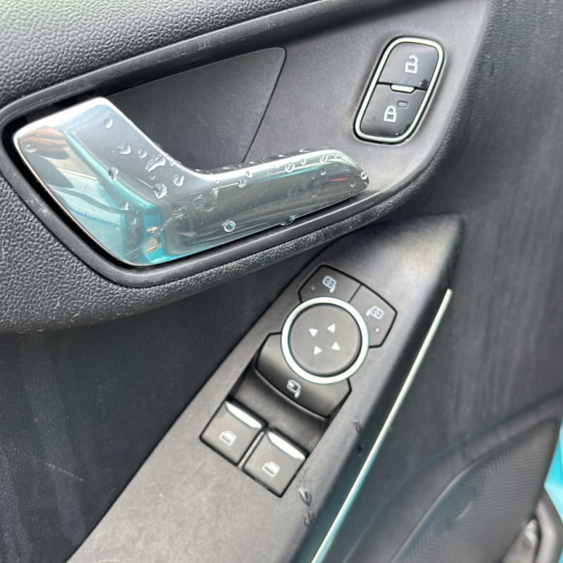 FORD FIESTA 7 PHASE 1 1.0i - 12V TURBO Photo n°11