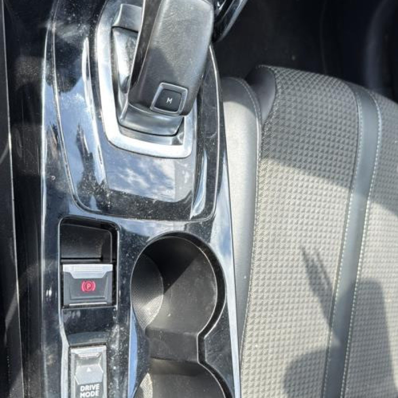 Poignee interieur arriere gauche PEUGEOT 208 2 Photo n°17