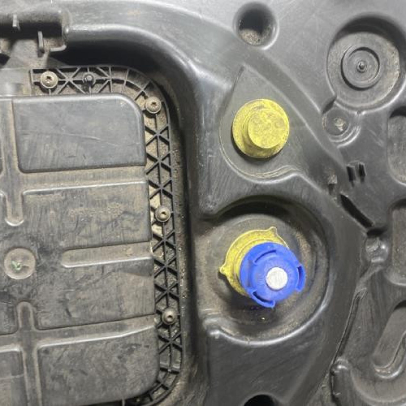 Reservoir AdBlue PEUGEOT 208 1 Photo n°3