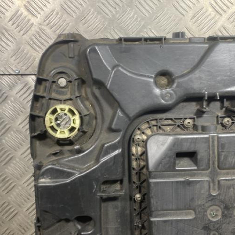 Reservoir AdBlue PEUGEOT 208 1 Photo n°4