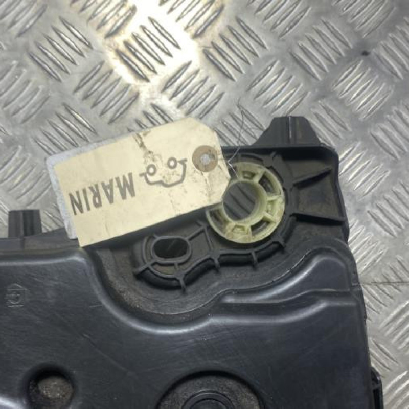 Reservoir AdBlue PEUGEOT 208 1 Photo n°5