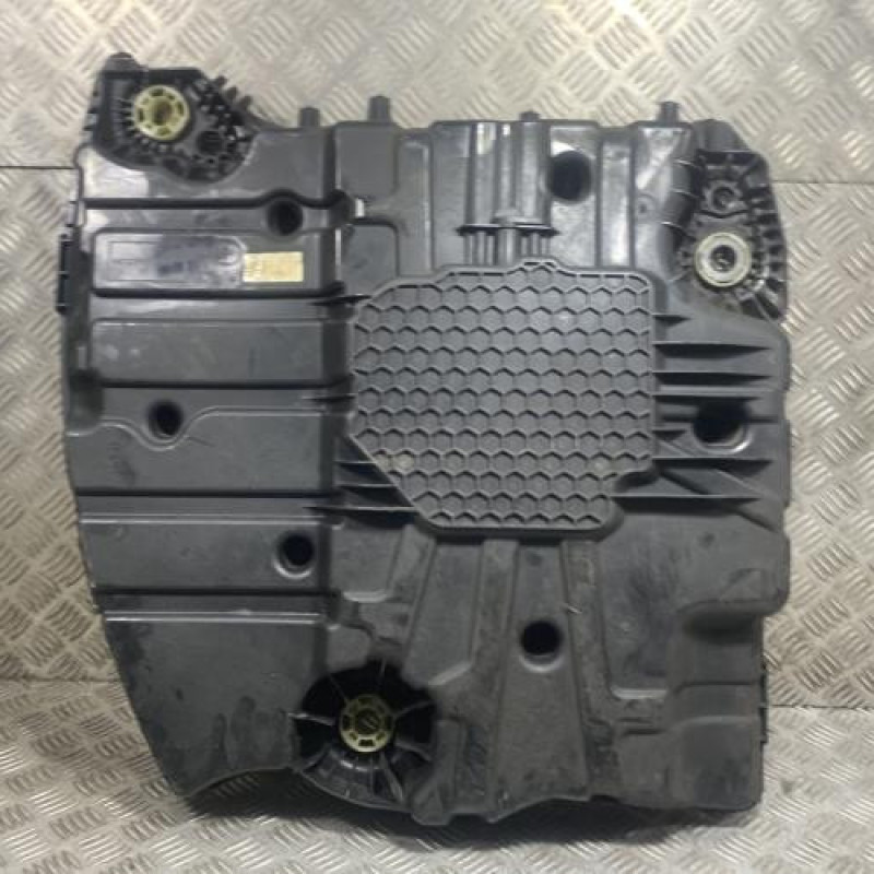 Reservoir AdBlue PEUGEOT 208 1 Photo n°7