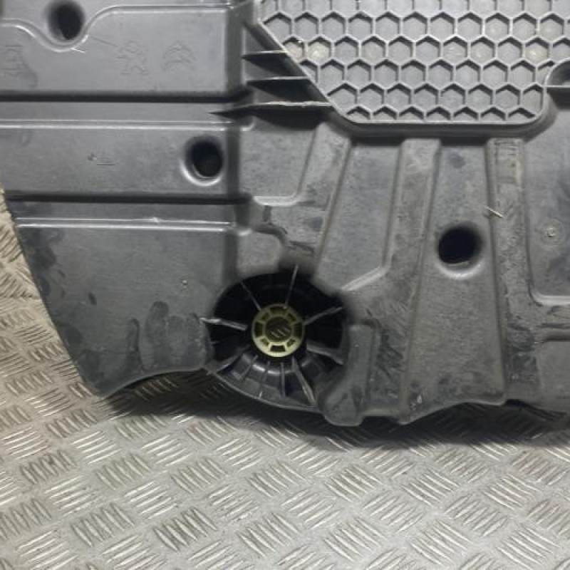 Reservoir AdBlue PEUGEOT 208 1 Photo n°8