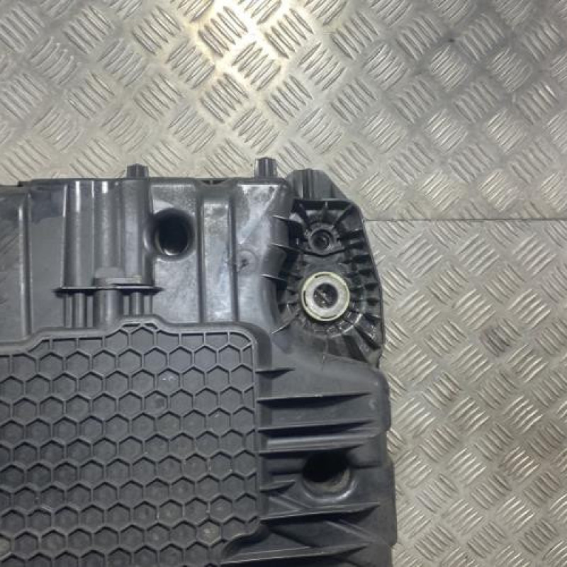 Reservoir AdBlue PEUGEOT 208 1 Photo n°9