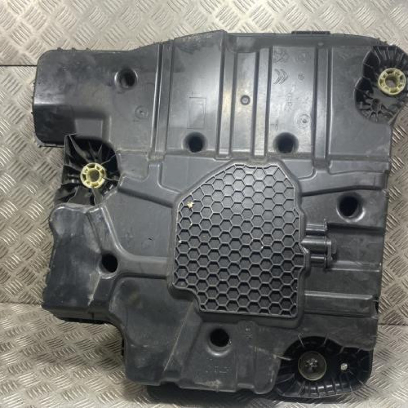 Reservoir AdBlue PEUGEOT 208 1 Photo n°6