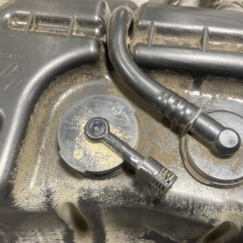 Reservoir AdBlue RENAULT CLIO 5 Photo n°4