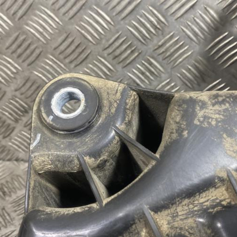 Reservoir AdBlue RENAULT CLIO 5 Photo n°5