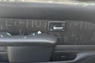 Serrure avant droit PEUGEOT 106