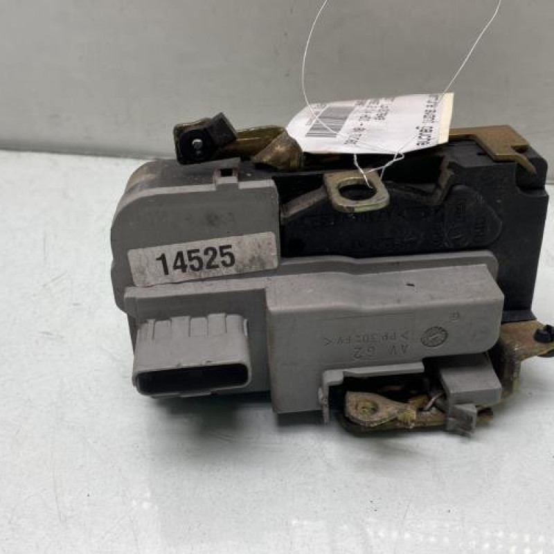 Serrure avant gauche PEUGEOT 206 Photo n°2