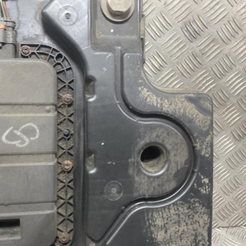 Reservoir AdBlue PEUGEOT 508 1 SW Photo n°4