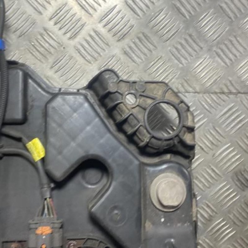 Reservoir AdBlue PEUGEOT 508 1 SW Photo n°5