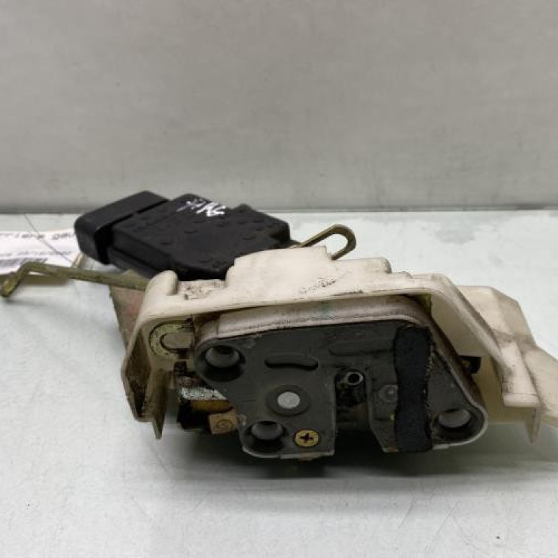 Serrure arriere gauche OPEL AGILA A Photo n°1