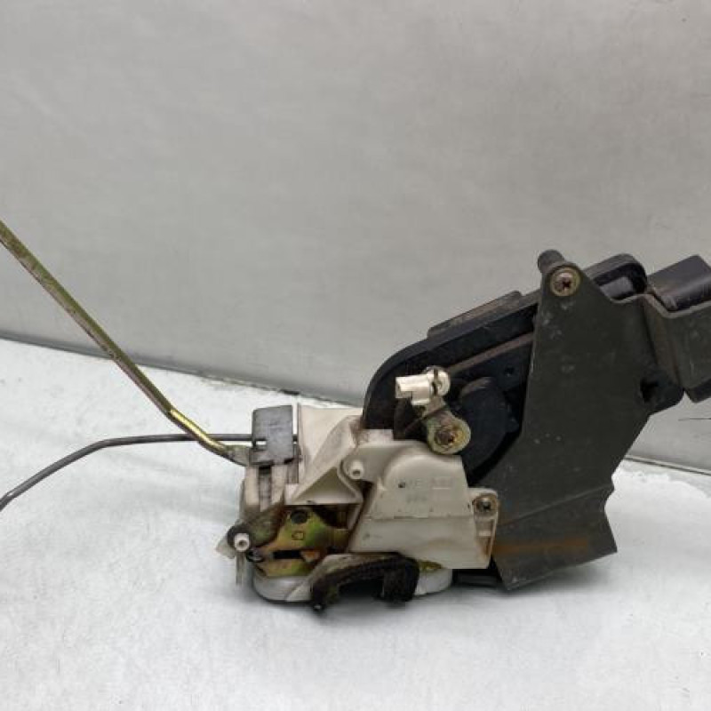 Serrure avant gauche OPEL AGILA A Photo n°3