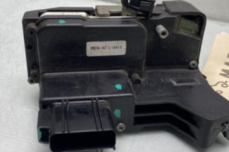 Serrure avant droit FORD FIESTA 5