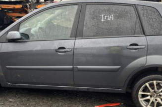 Serrure avant droit FORD FIESTA 5