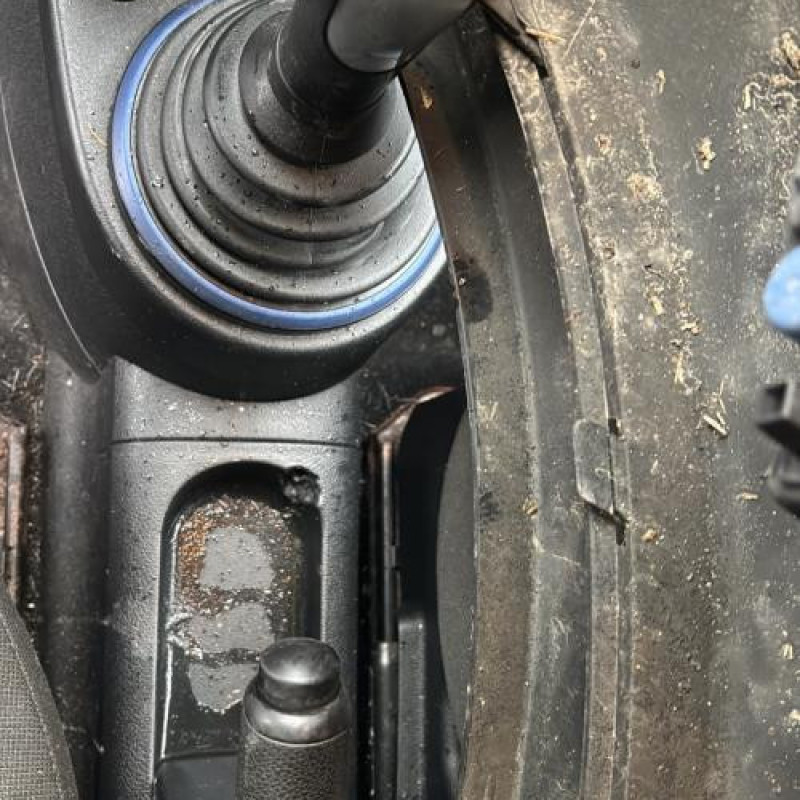 Serrure avant droit FORD FIESTA 5 Photo n°19