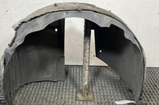 Pare boue avant gauche PEUGEOT 208 2 Photo n°1