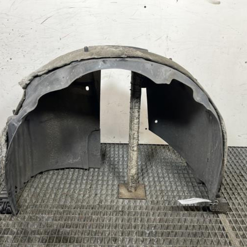 Pare boue avant gauche PEUGEOT 208 2 Photo n°1