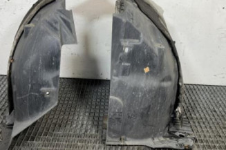 Pare boue avant gauche PEUGEOT 208 2