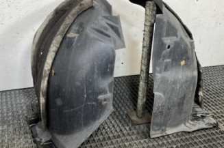 Pare boue avant gauche PEUGEOT 208 2