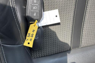 Pare boue avant gauche PEUGEOT 208 2