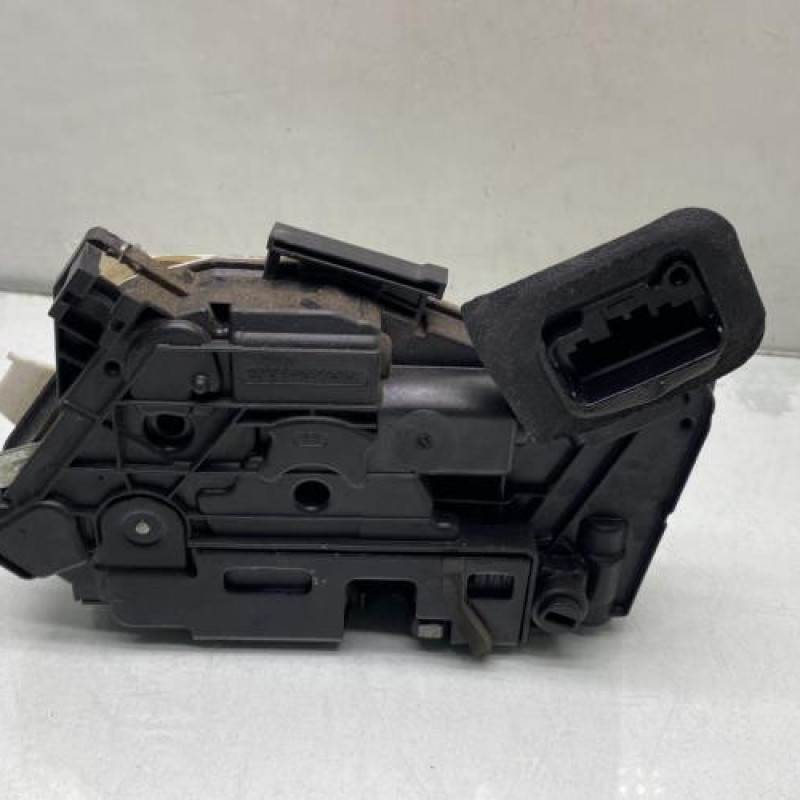 Serrure arriere droit VOLKSWAGEN POLO 5 Photo n°3