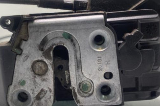 Serrure avant droit RENAULT CLIO 3