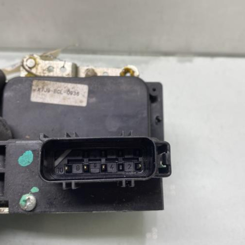 Serrure arriere gauche FORD FUSION Photo n°4