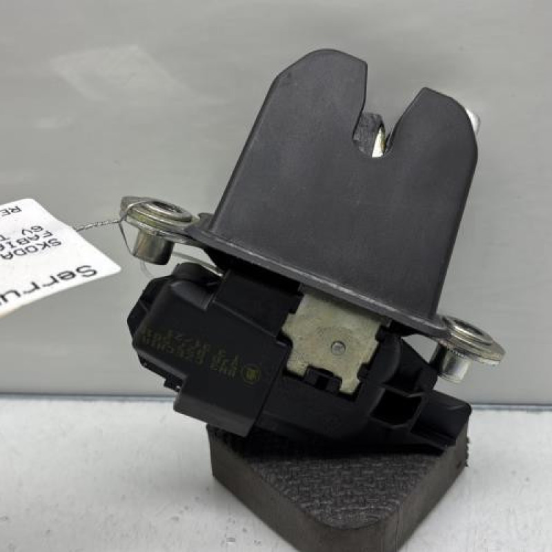 Serrure de coffre SKODA FABIA 2 Photo n°3