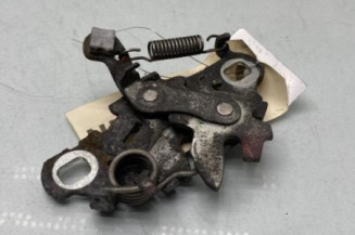 Fermeture de capot PEUGEOT 208 1 Photo n°1