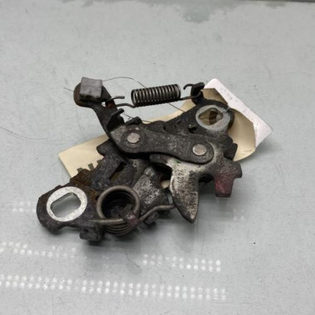 Fermeture de capot PEUGEOT 208 1 Photo n°1