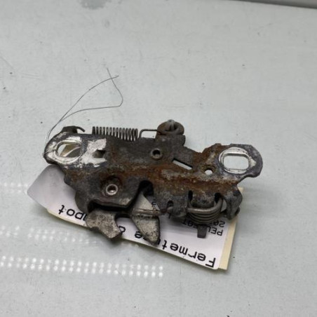 Fermeture de capot PEUGEOT 208 1