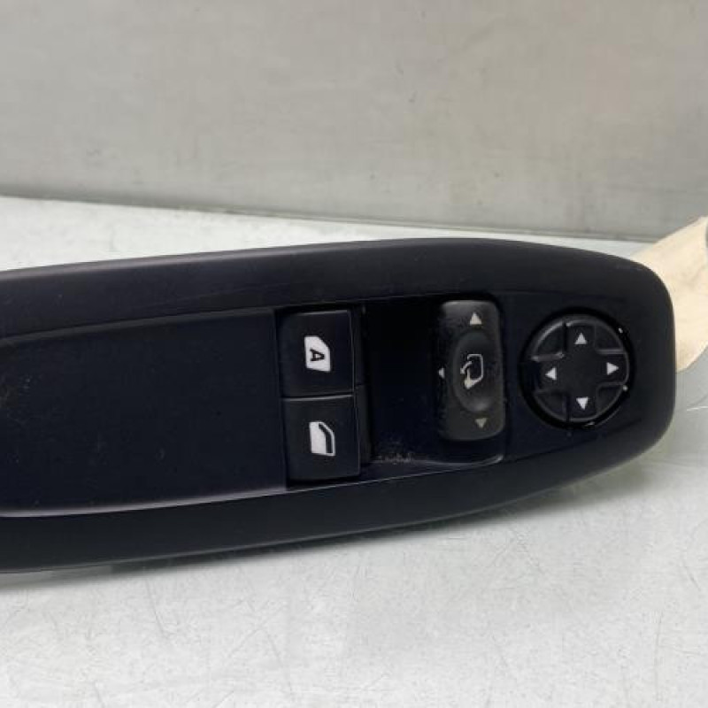 Interrupteur de leve vitre avant gauche PEUGEOT 208 1 Photo n°1