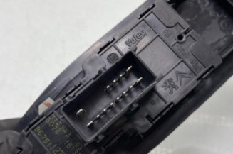 Interrupteur de leve vitre avant gauche PEUGEOT 208 1