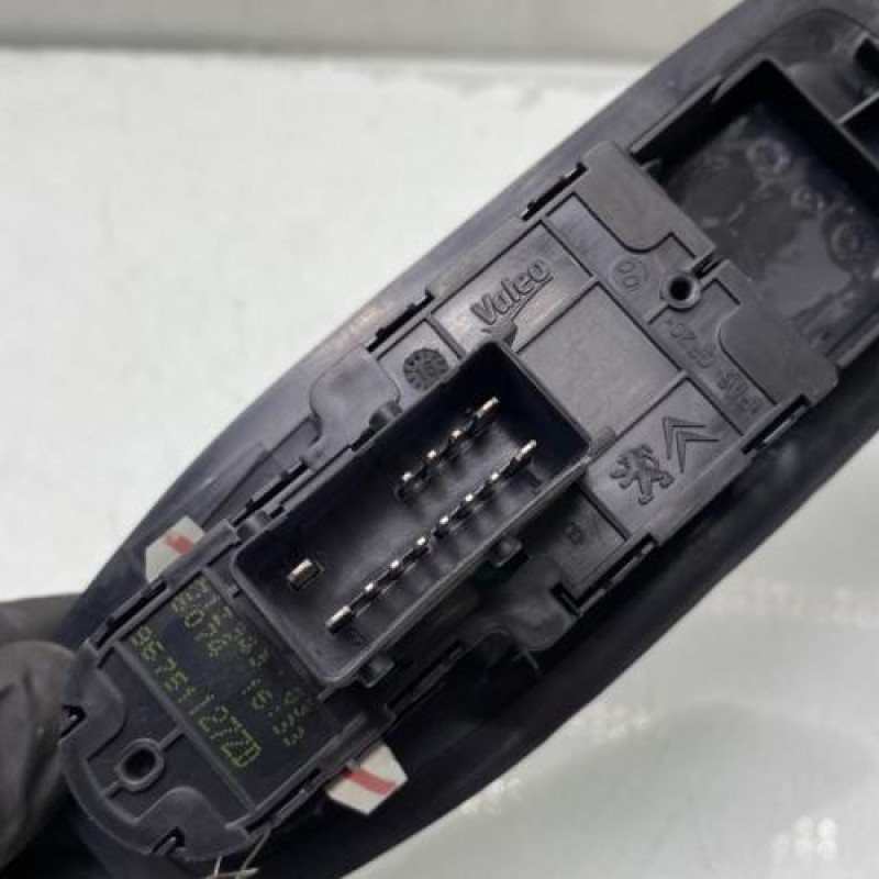 Interrupteur de leve vitre avant gauche PEUGEOT 208 1 Photo n°3