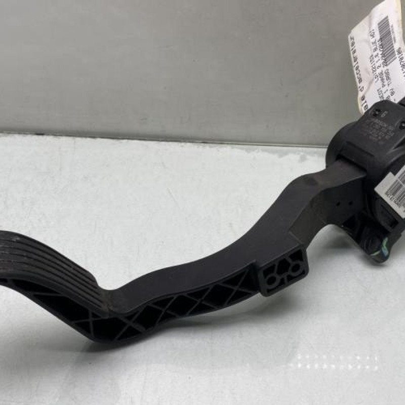 Pedale d'accelerateur PEUGEOT 208 1 Photo n°1