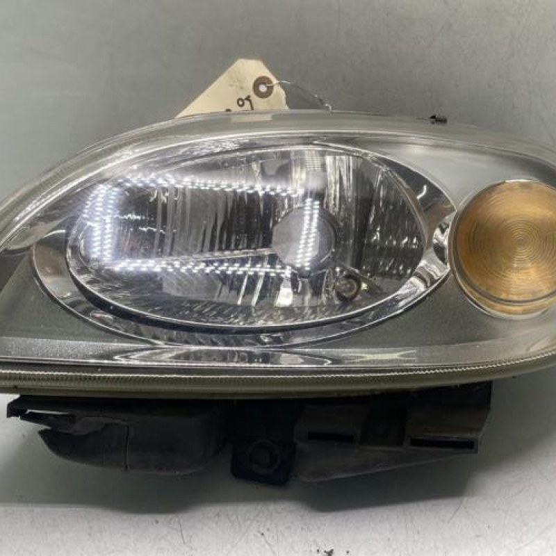 Optique avant principal gauche (feux)(phare) CITROEN SAXO Photo n°1