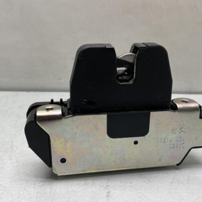 Serrure de coffre PEUGEOT 2008 1 Photo n°1