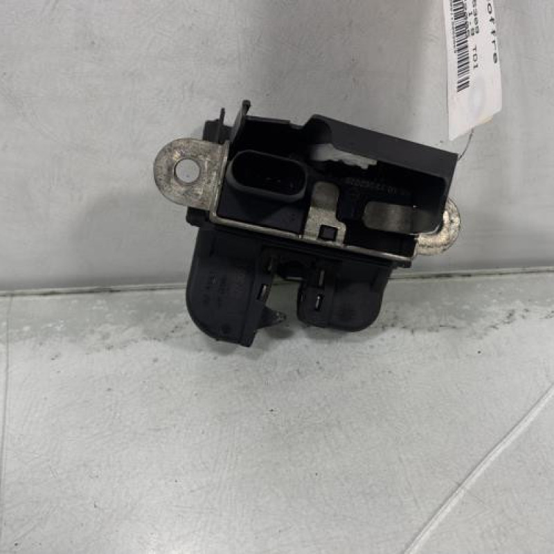 Serrure de coffre VOLKSWAGEN GOLF PLUS Photo n°5