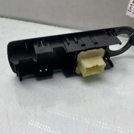 Interrupteur de leve vitre avant gauche RENAULT CLIO 4