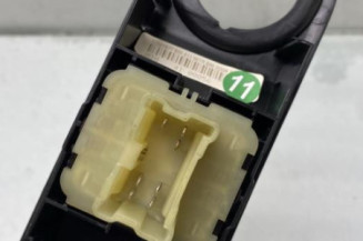 Interrupteur de leve vitre avant gauche RENAULT CLIO 4