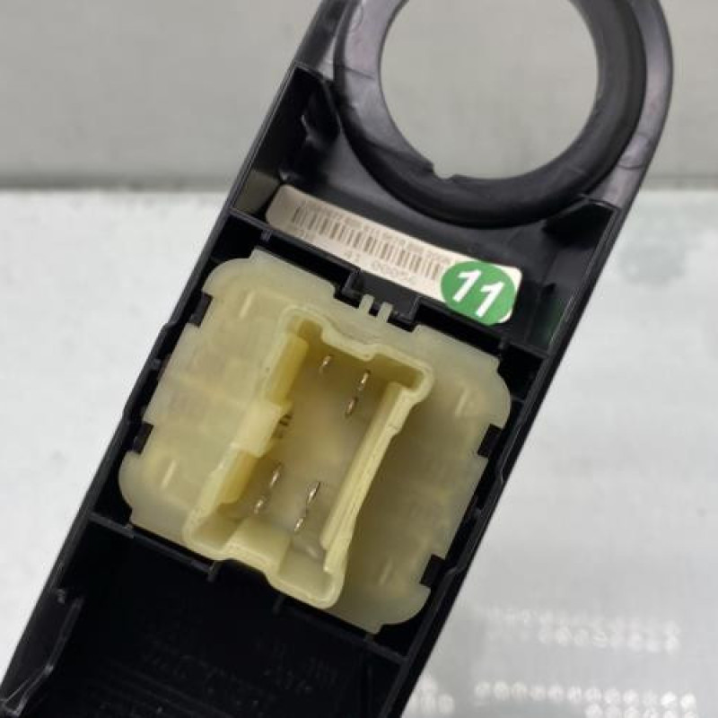 Interrupteur de leve vitre avant gauche RENAULT CLIO 4 Photo n°3