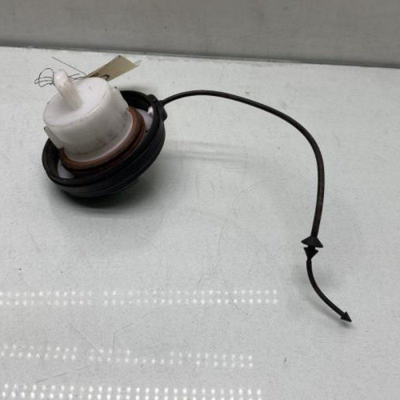 Bouchon de carburant PEUGEOT 5008 2 Photo n°3