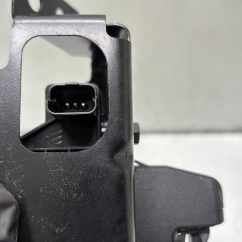 Serrure de coffre PEUGEOT 208 1 Photo n°4